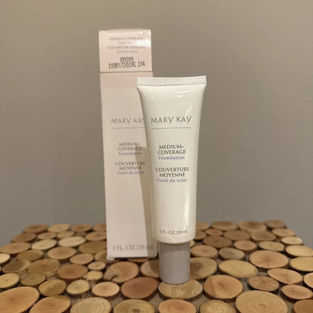 Mary Kay Medium Coverage Foundation Ivory 204‎ Gray Cap NIB #355300